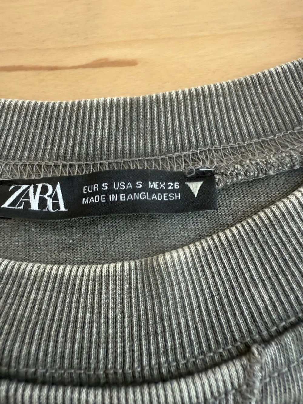 Zara tee - Picture 2 of 2
